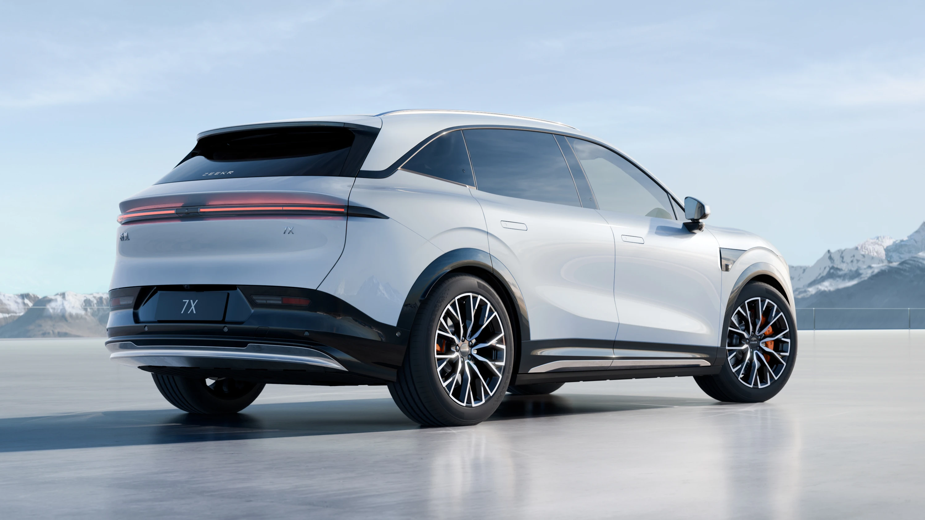 Zeekr 7X Long Range RWD exterior view