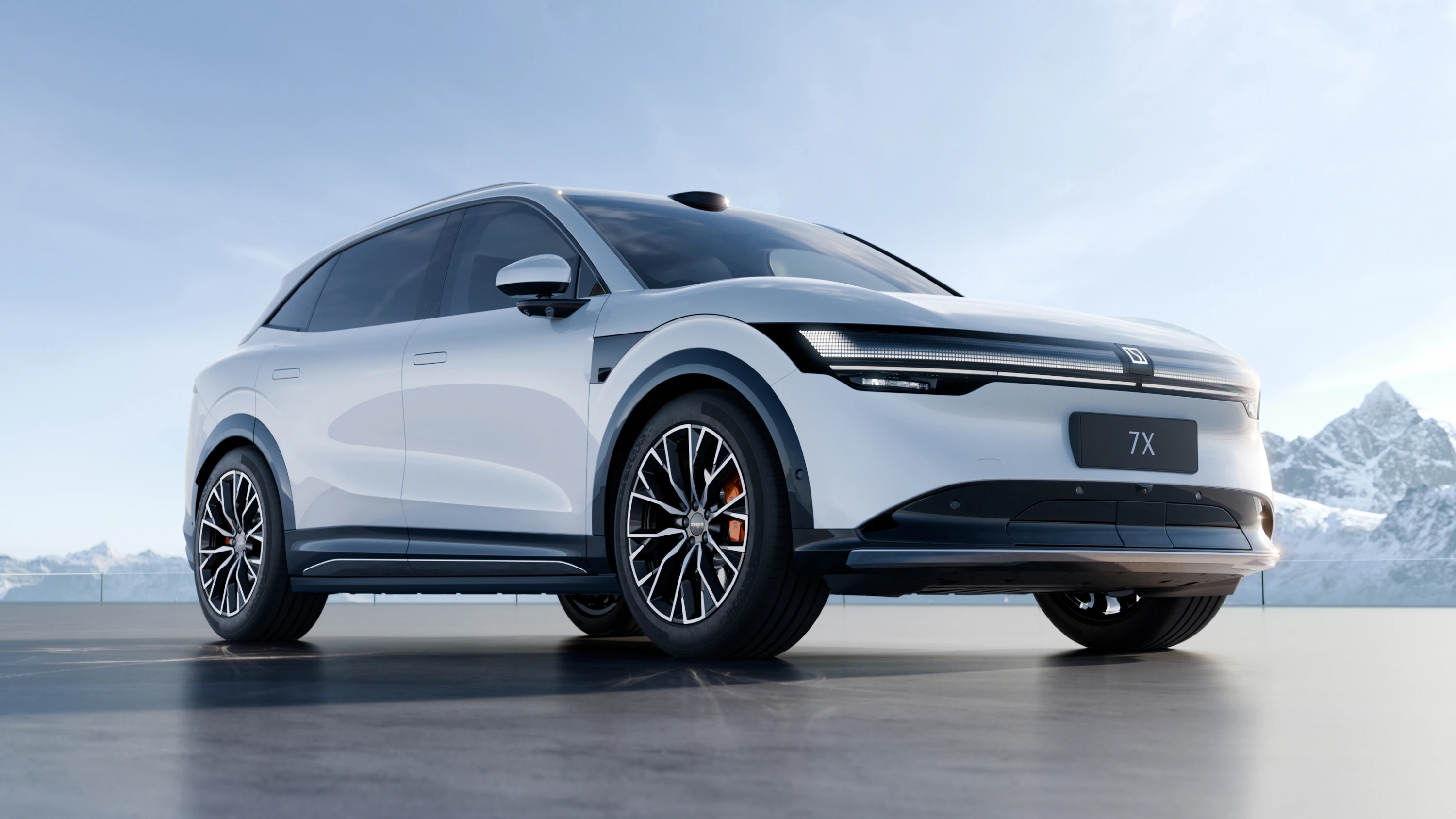 Zeekr 7X Long Range RWD exterior view