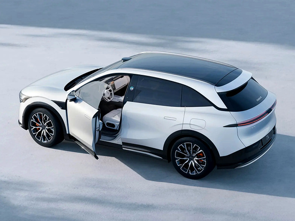 Zeekr 7X Long Range RWD doors view