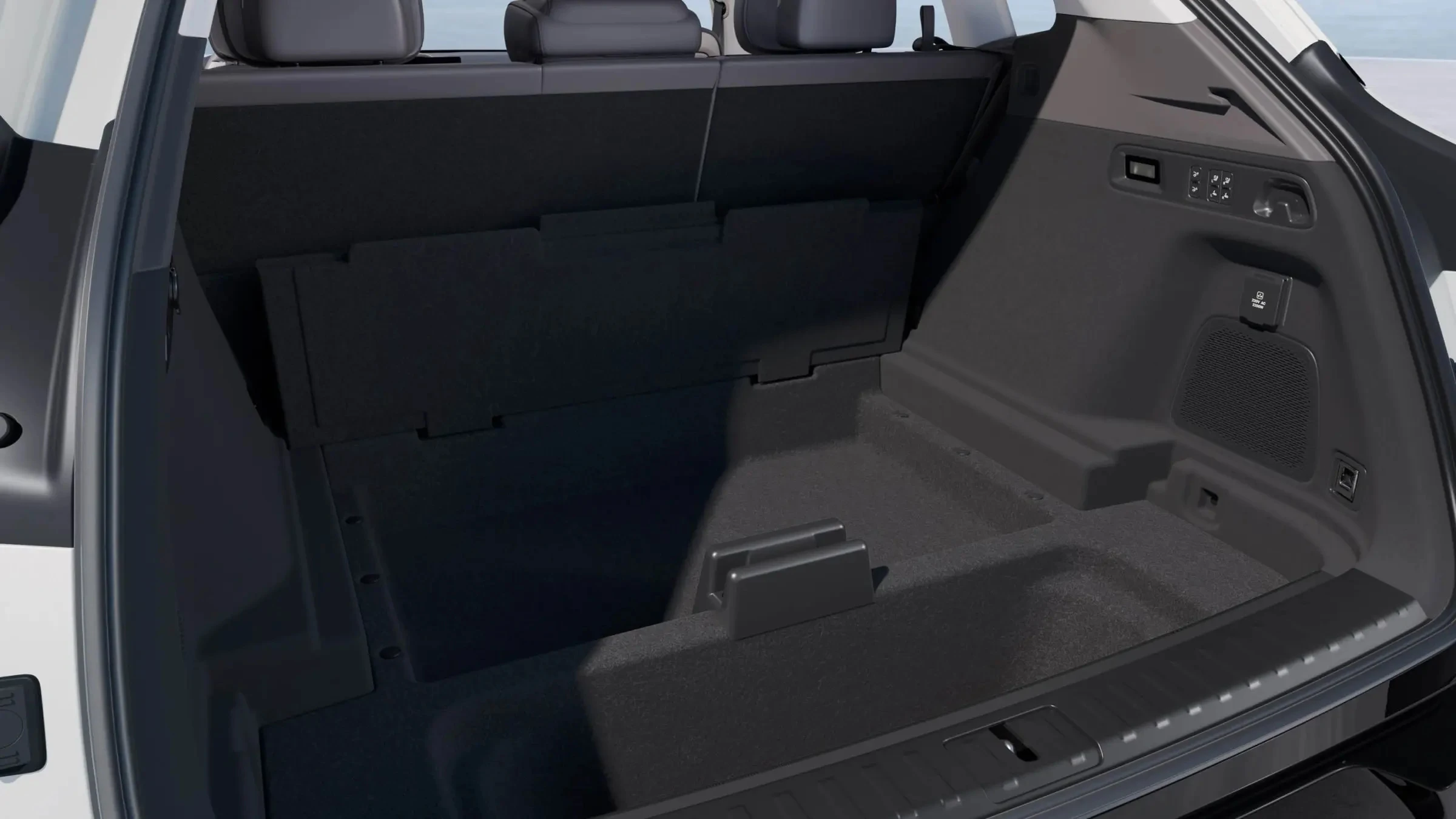 Zeekr 7X Long Range RWD trunk view