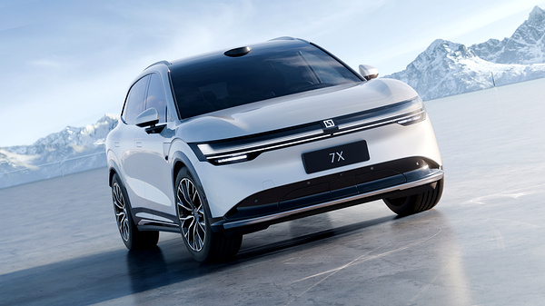 Zeekr 7X Long Range RWD exterior view