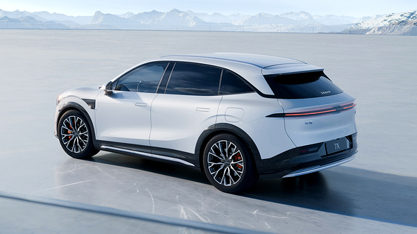 Zeekr 7X Long Range RWD exterior view