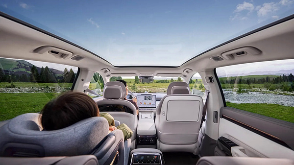 Zeekr 7X Long Range RWD roof view