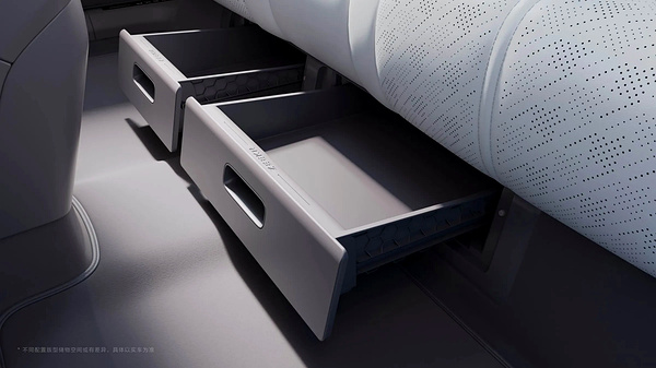 Zeekr 7X Long Range RWD storage view