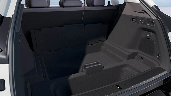 Zeekr 7X Long Range RWD trunk view