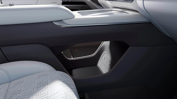 Zeekr 7X Standard Range RWD storage view