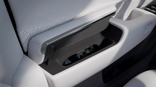 Zeekr 7X Standard Range RWD storage view