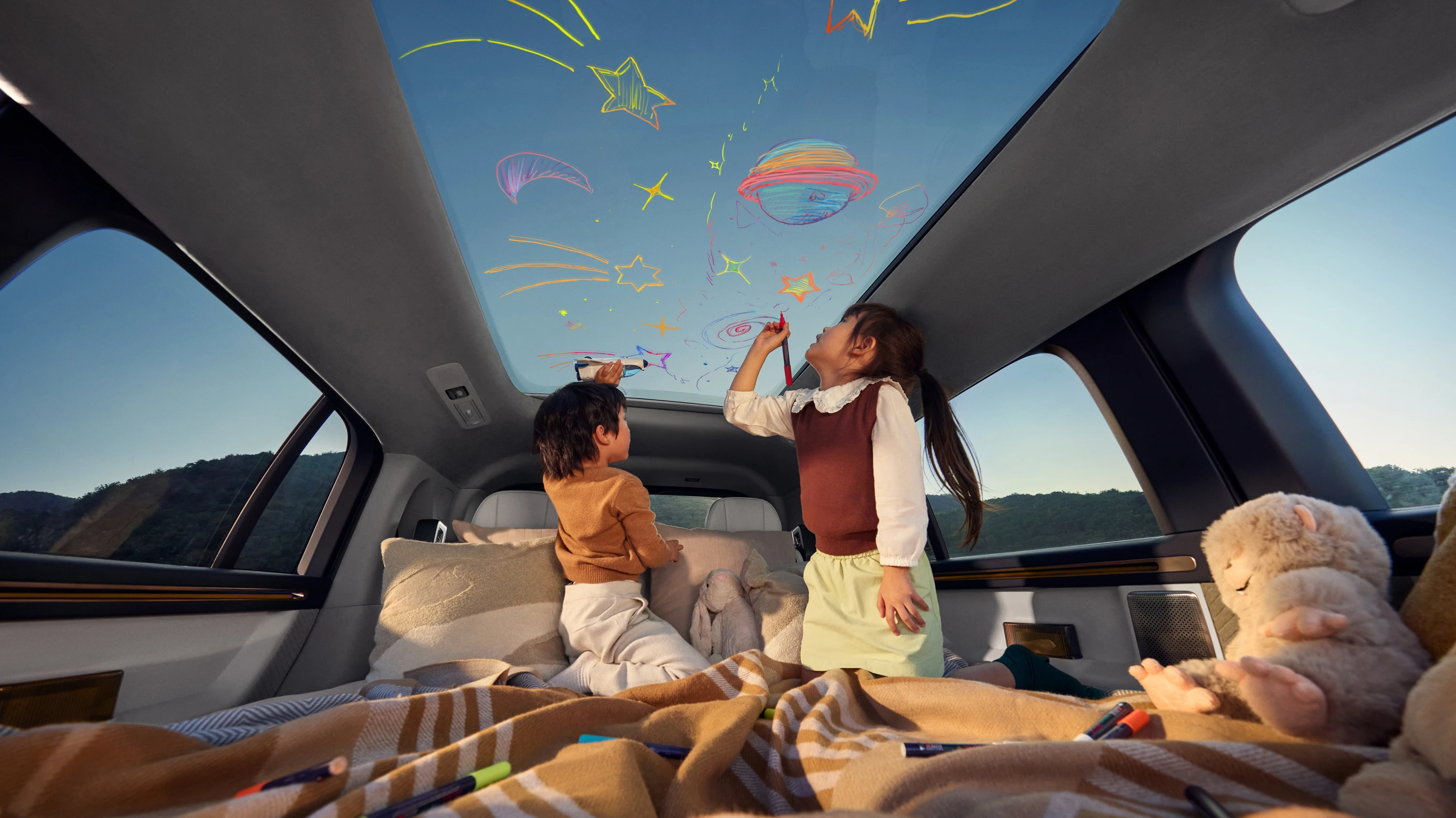 Zeekr MIX Standard Range RWD roof view