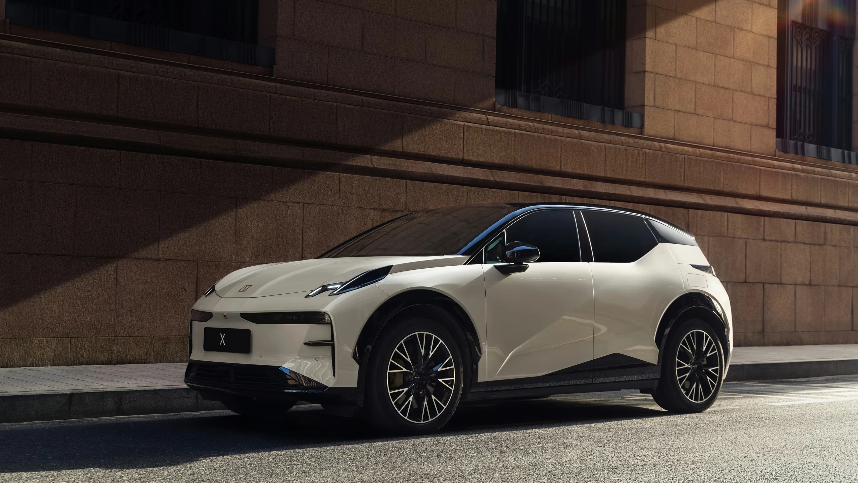 Zeekr X Long Range RWD exterior view