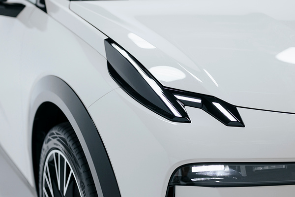 Zeekr X Privilege AWD headlights view